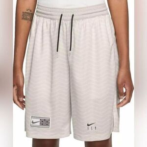 NWT NIKE Fly Women’s Standard Fit Dri Fit Basketball 9” Shorts Cream Chevron - M